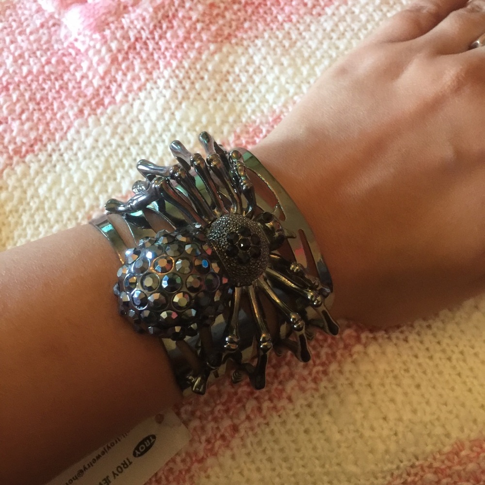 Halloween Spider cuff bracelet w/ sparkling stones